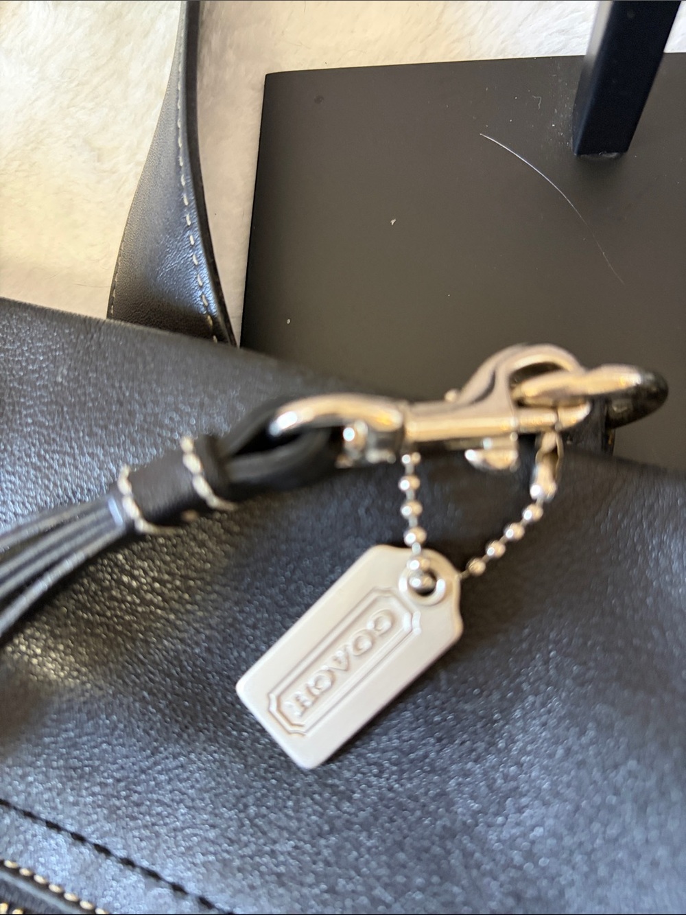 Coach Classic Black Leather Crossbody Shoulder Bag - Picture 12 of 16